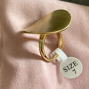 Elegant Gold Women's Ring